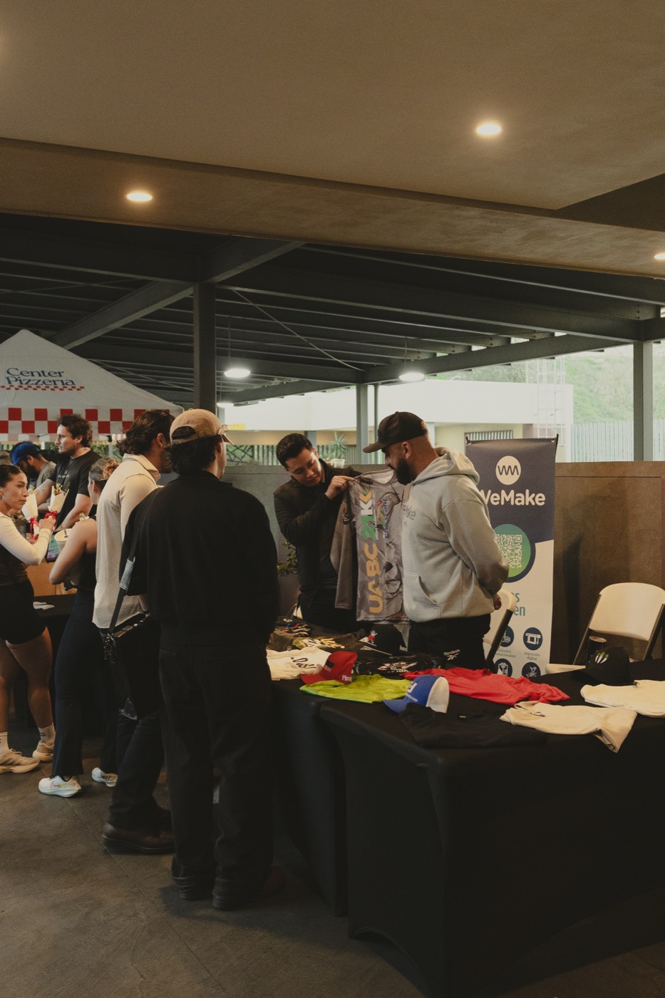 Equipo WeMake en un evento en Tijuana