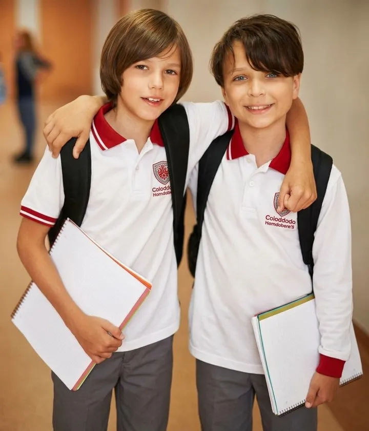 Uniformes escolares personalizados